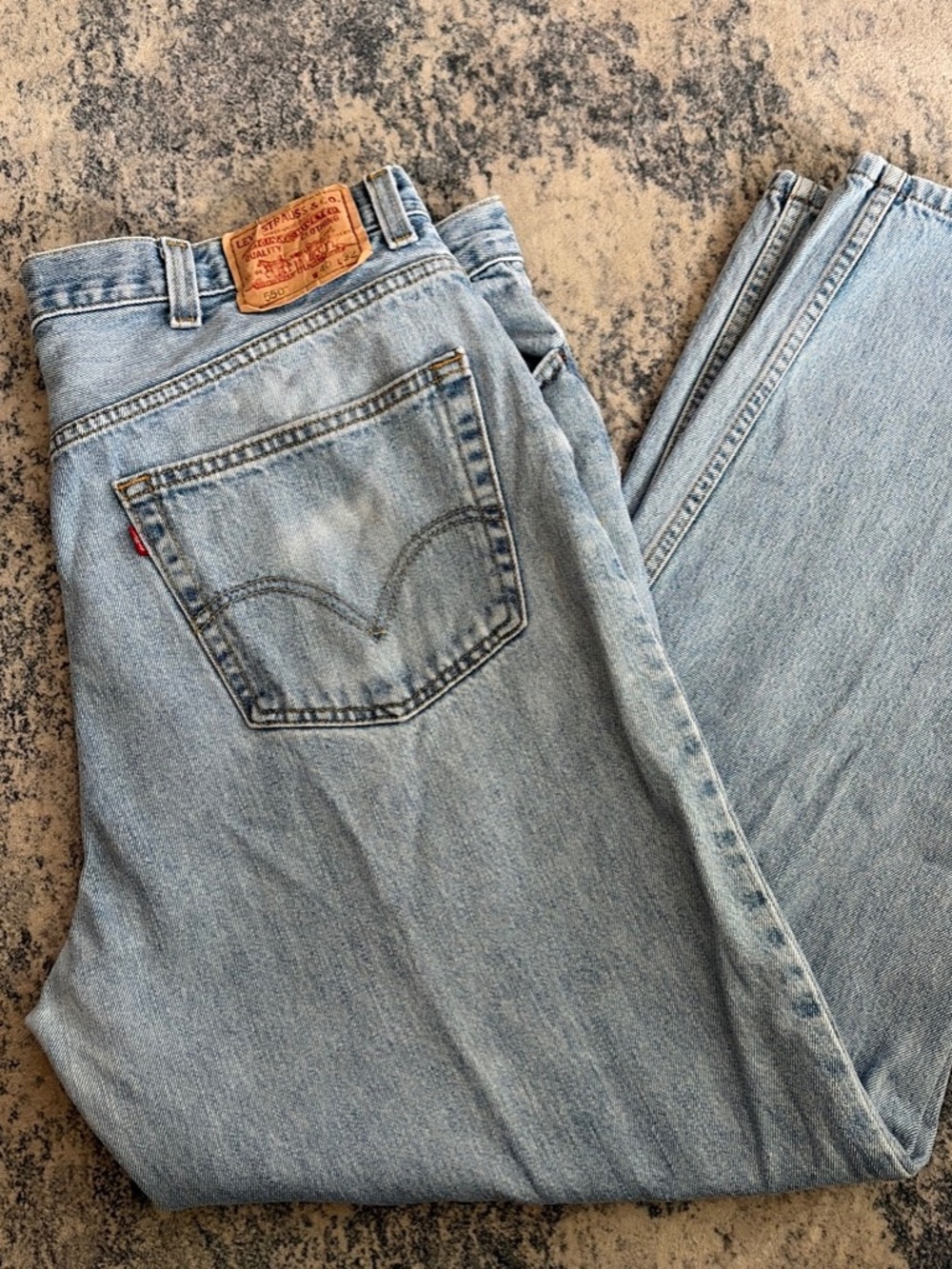 Vintage Y2K 2000s Levi’s 550 Relaxed Fit